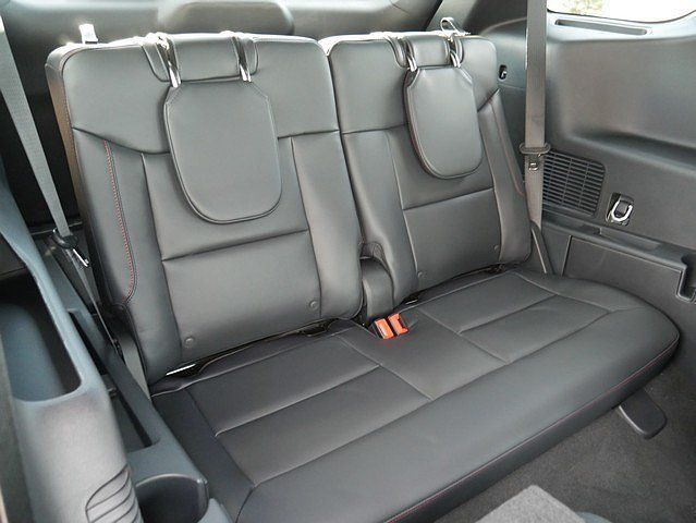 New 2026 Ford Explorer ST-Line w/ ST-Line Street Pack AWD/4WD image 29