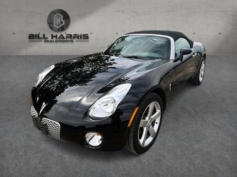 Used 2008 Pontiac Solstice Convertible RWD image 1