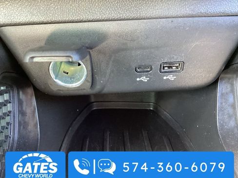 Used 2025 Chevrolet TrailBlazer LT AWD/4WD image 19
