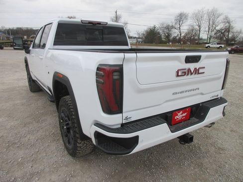 New 2026 GMC Sierra 2500 AT4 w/ AT4 Premium Plus Package image 9