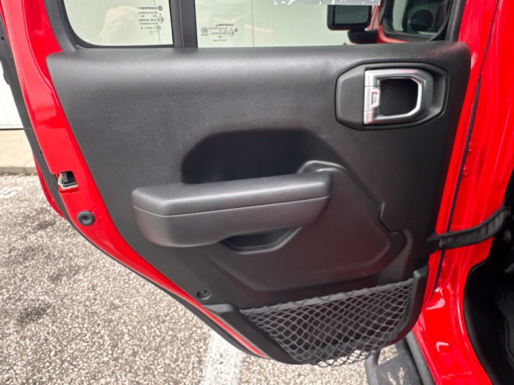 Used 2024 Jeep Gladiator Sport AWD/4WD image 18