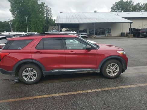 Used 2021 Ford Explorer XLT w/ Equipment Group 202A AWD/4WD image 7