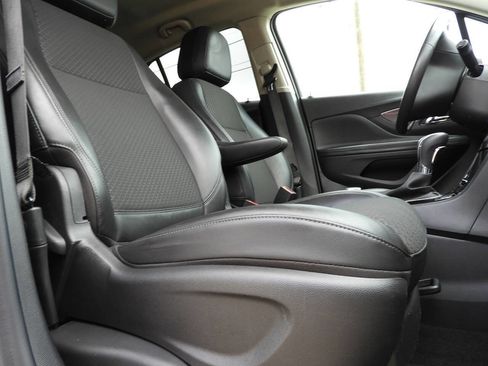 Used 2021 Buick Encore Preferred AWD/4WD image 34