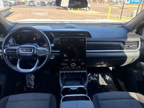 Used 2025 GMC Terrain Elevation image 12