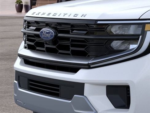 New 2026 Ford Expedition Max Platinum w/ Driver's Package AWD/4WD image 17