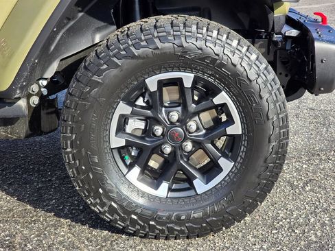 New 2026 Jeep Gladiator Rubicon AWD/4WD image 14