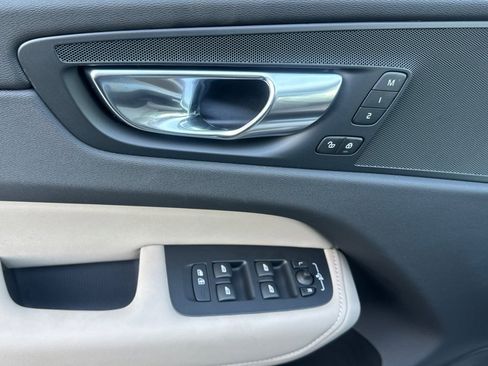 New 2026 Volvo XC60 B5 Plus w/ Climate Package PRO AWD/4WD image 10