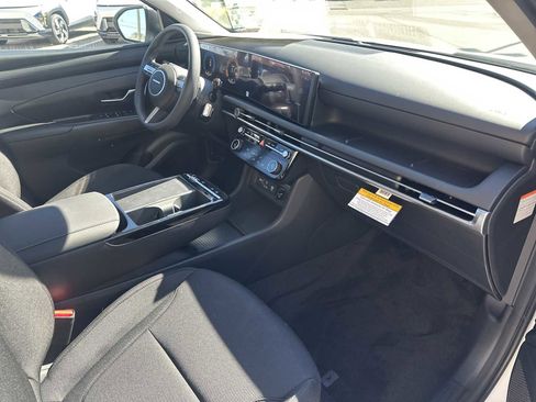 New 2026 Hyundai Tucson Blue SE image 27