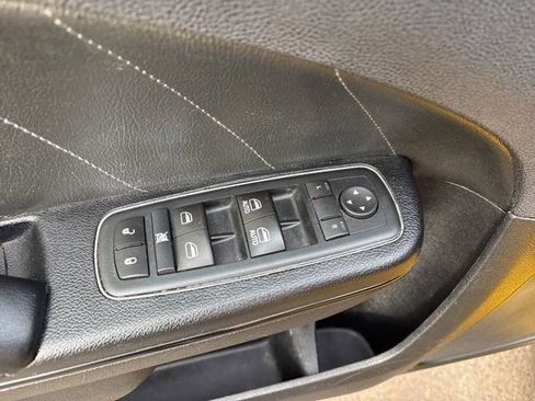 Used 2017 Dodge Charger SE w/ Blacktop Package image 14