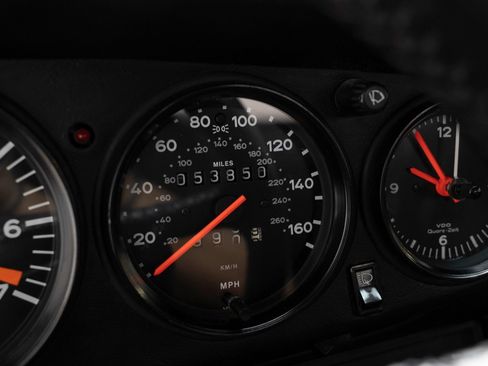 Used 1988 Porsche 911 Carrera RWD image 27