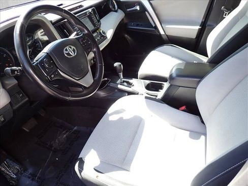 Used 2017 Toyota RAV4 XLE FWD image 11