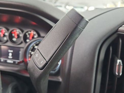 Used 2020 Chevrolet Silverado 1500 Custom w/ Custom Value Package image 18