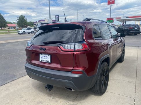 Used 2020 Jeep Cherokee Latitude Plus AWD/4WD image 5