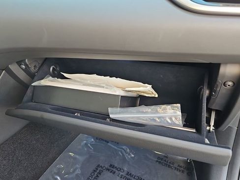 Used 2025 Genesis G70 2.5T image 20