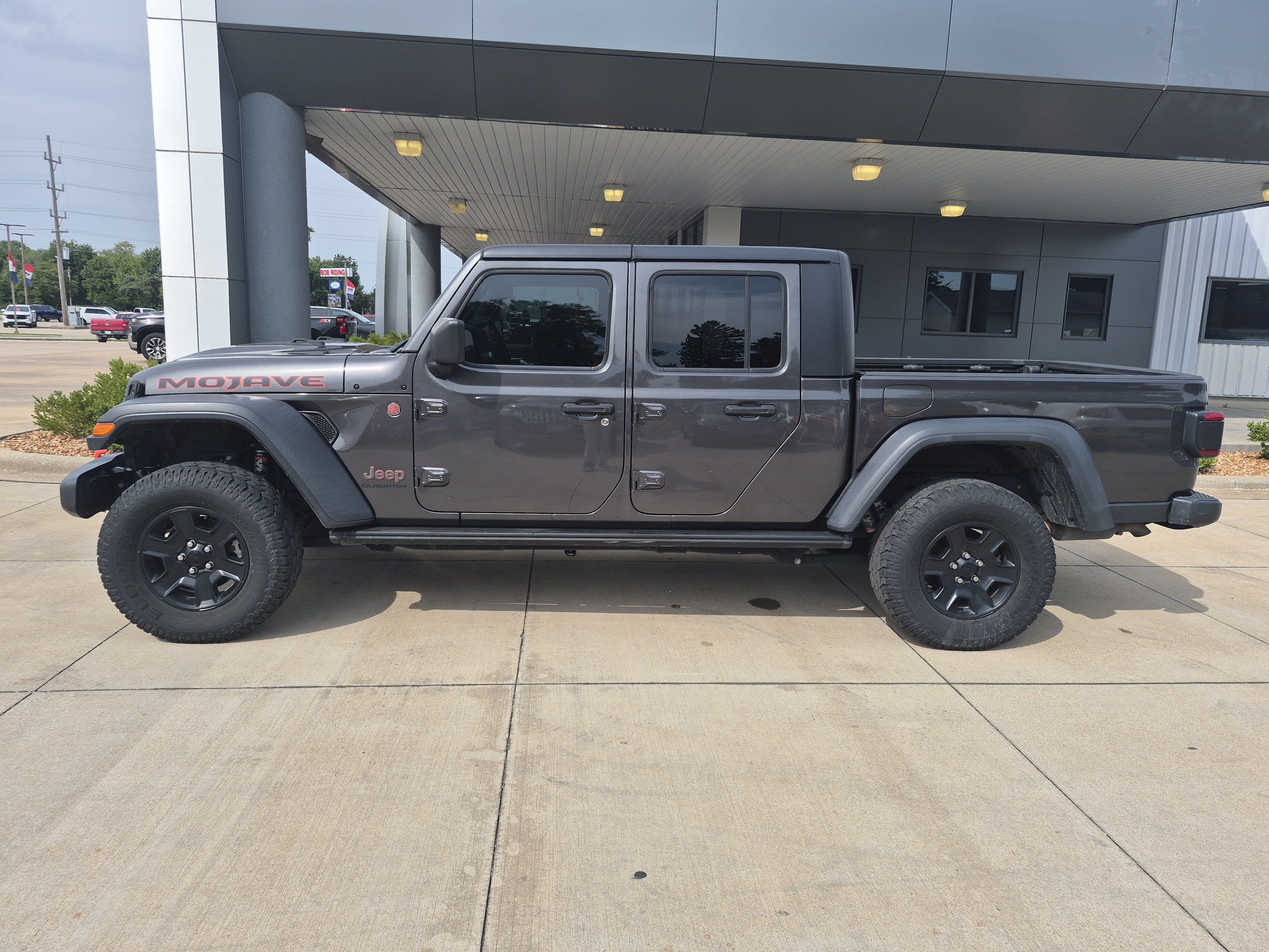 Used 2021 Jeep Gladiator Mojave AWD/4WD image 8