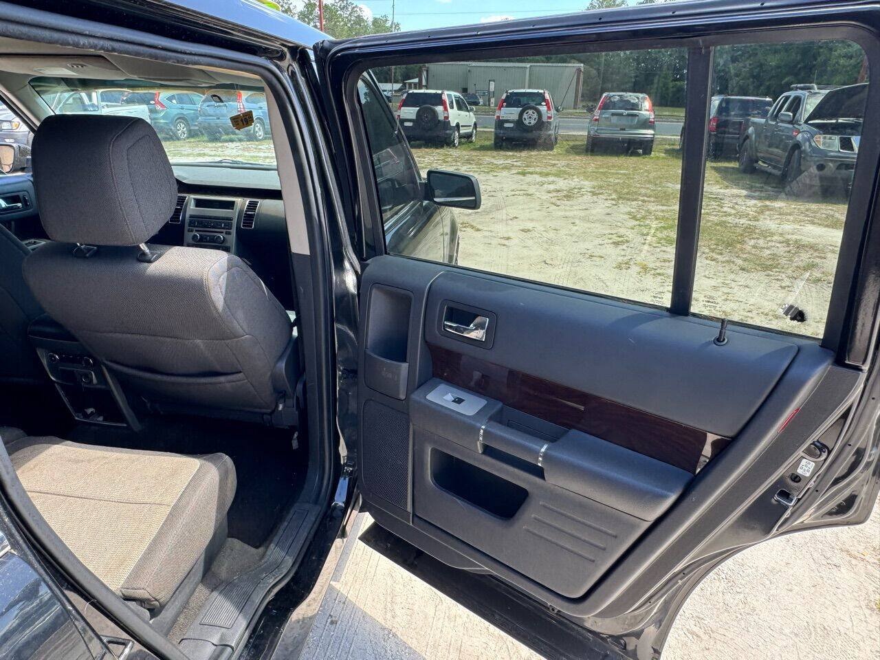 Used 2011 Ford Flex SEL FWD image 16
