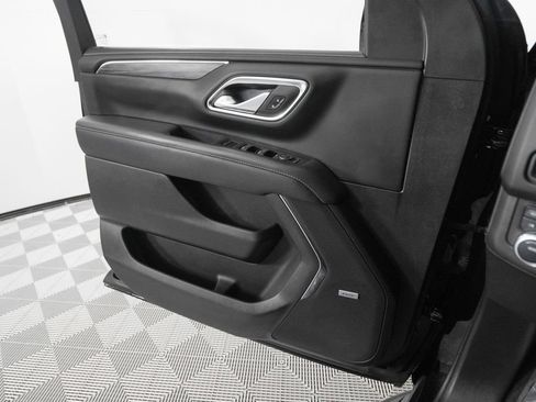 Used 2023 GMC Yukon XL SLT AWD/4WD image 12
