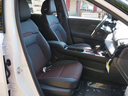 New 2025 Nissan Kicks SR w/ SR Premium Package image 24