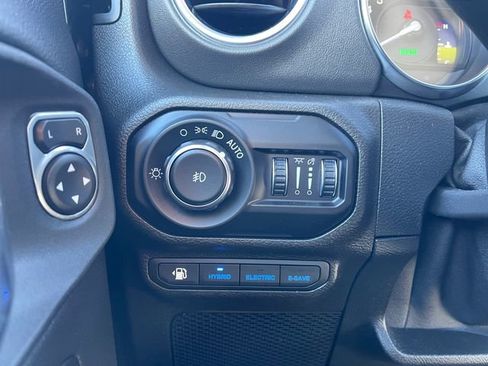Used 2021 Jeep Wrangler Unlimited Rubicon 4xe w/ Cold Weather Group AWD/4WD image 21
