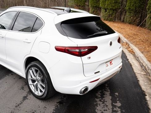 Used 2021 Alfa Romeo Stelvio Ti w/ Premium Package image 12