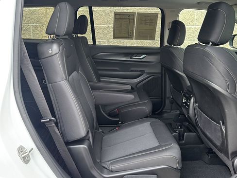 Used 2023 Jeep Grand Cherokee L Laredo AWD/4WD image 25