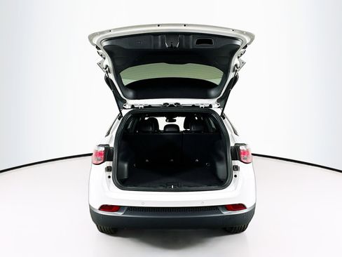 Used 2025 Jeep Compass Limited AWD/4WD image 28