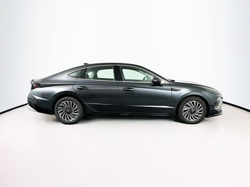 Used 2025 Hyundai Sonata SEL FWD image 10