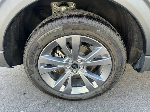 Used 2025 Ford Explorer Active w/ Active Comfort Package AWD/4WD image 9