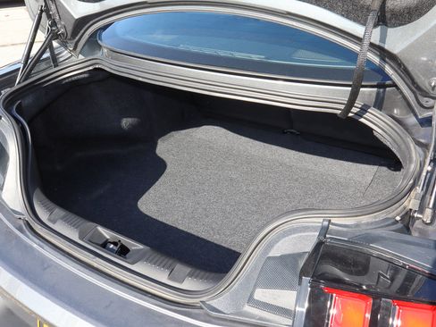 Used 2025 Ford Mustang GT Premium RWD image 9