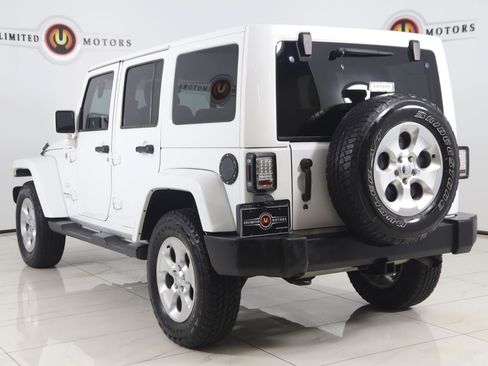 Used 2015 Jeep Wrangler Unlimited Sahara w/ Connectivity Group AWD/4WD image 4