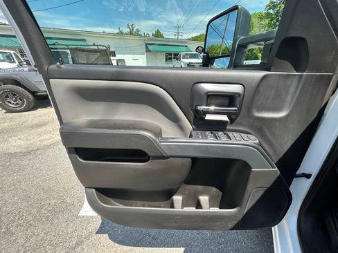 Used 2015 Chevrolet Silverado 3500 LT w/ LT Convenience Package AWD/4WD image 19