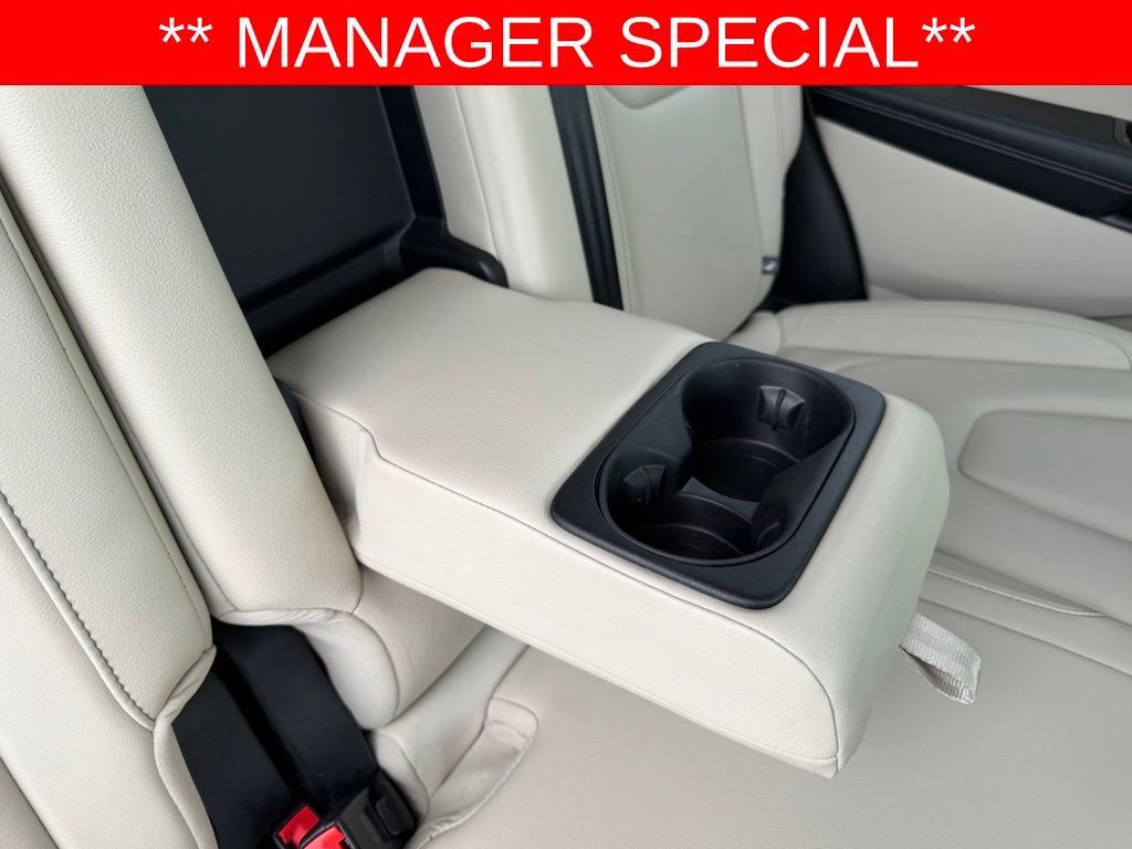 Used 2018 Ford Edge Titanium FWD image 38