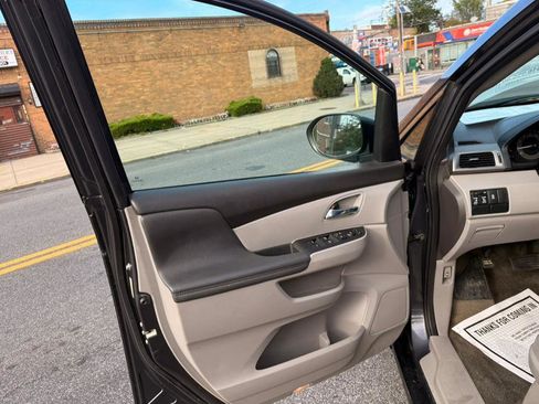 Used 2016 Honda Odyssey SE image 19