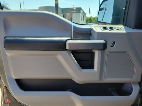 Certified 2018 Ford F150 XLT w/ Equipment Group 302A Luxury AWD/4WD image 17