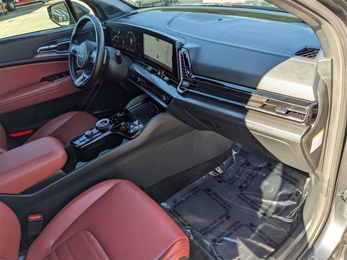 Certified 2025 Kia Sportage SX Prestige image 15