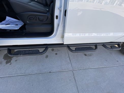 Used 2021 Nissan Titan SV w/ SV Convenience Package AWD/4WD image 34