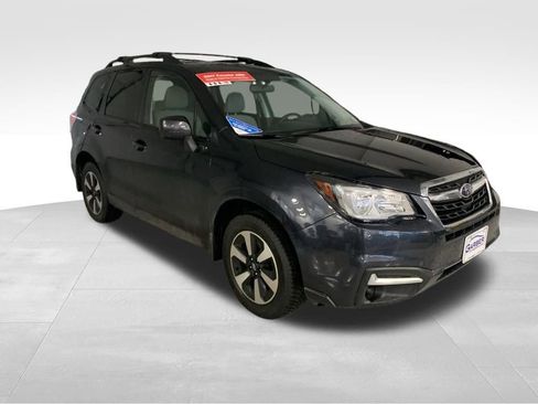 Used 2017 Subaru Forester 2.5i Premium w/ All-Weather Package image 7