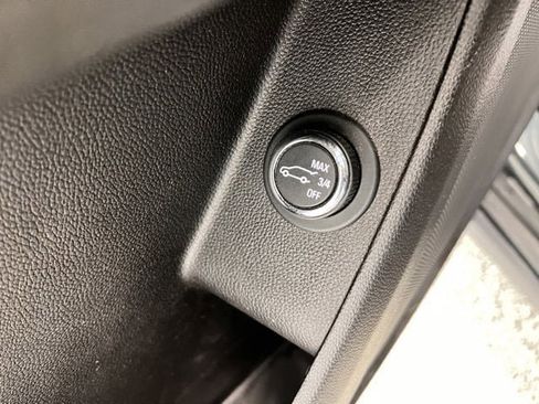 Used 2019 Chevrolet Traverse LT w/ LPO, Floor Liner Package image 17