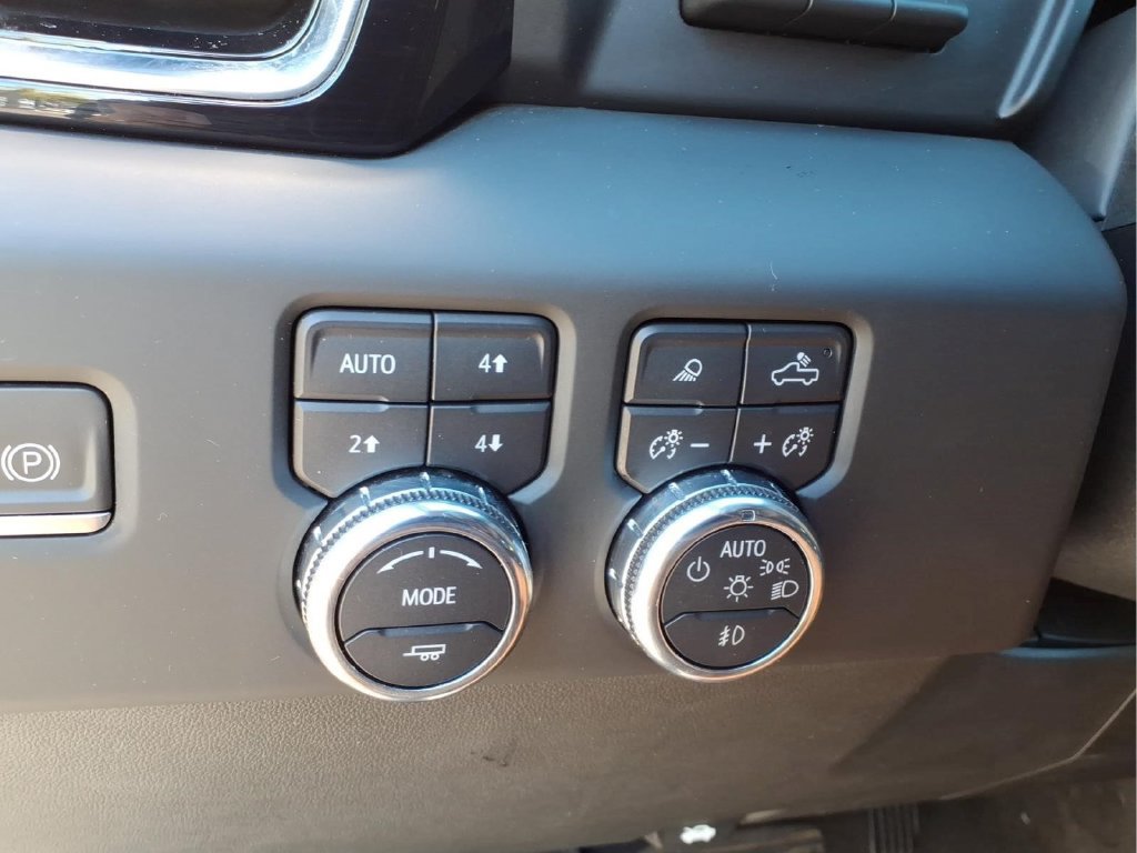 Used 2023 GMC Sierra 1500 Denali w/ Technology Package AWD/4WD image 15