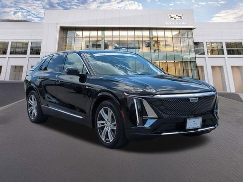 Certified 2024 Cadillac Lyriq Tech AWD/4WD image 3