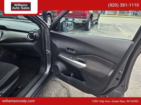 Used 2020 Nissan Kicks SV FWD image 15