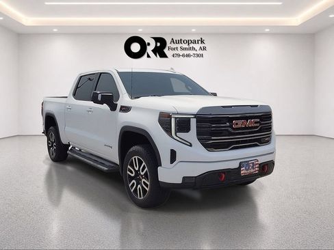 Used 2024 GMC Sierra 1500 AT4 w/ Technology Package AWD/4WD image 1