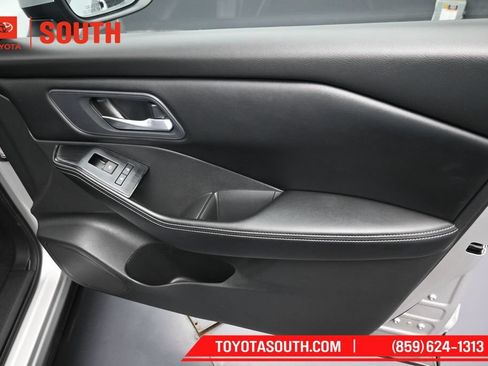 Used 2024 Nissan Rogue SV AWD/4WD image 32