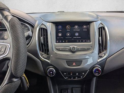 Used 2019 Chevrolet Cruze LT FWD image 11