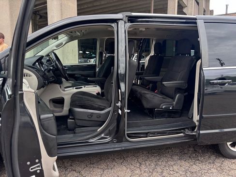 Used 2012 Dodge Grand Caravan Crew w/ Crew Value Pkg FWD image 6