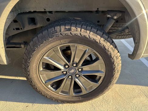 Used 2018 Ford F150 XLT w/ Equipment Group 302A Luxury image 9