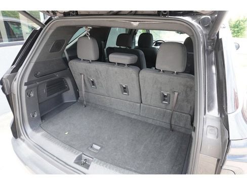 Used 2024 Chevrolet Traverse LT FWD image 33