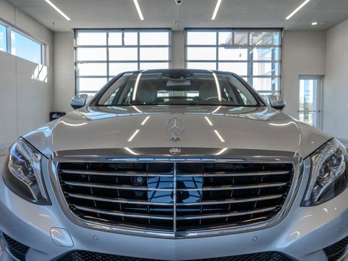 Used 2015 Mercedes-Benz S 550 Sedan image 23