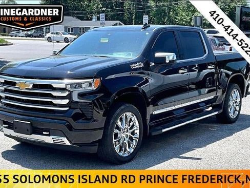 Used 2023 Chevrolet Silverado 1500 High Country w/ High Country Premium Package AWD/4WD image 2