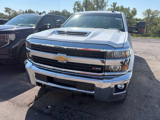 Used 2017 Chevrolet Silverado 2500 LT w/ LT Convenience Package AWD/4WD image 4